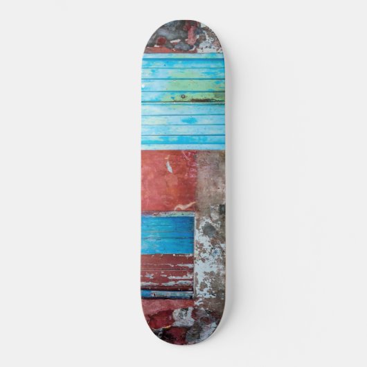 Rode, blauwe en grijze wand, deur en raam persoonlijk skateboard (Voorkant)
