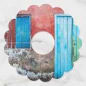 Rode, blauwe en grijze wand, deur en raam wijnglaslabel (Voorkant)