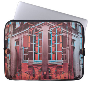 Rode blauwe vensters van Kopenhagen reflecteren di Laptop Sleeve