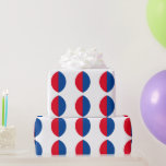 Rode Blauwe Witte Geometrische Patronen Aangepaste Cadeaupapier<br><div class="desc">Ontworpen met een schattig kleurrijk rood,  blauw patroon in een stevige witte achtergrond. U kunt naar elke achtergrondkleur wijzigen zoals u wilt. Geweldig voor verjaardagen,  feestdagen of feestelijkheden of patriottische evenementen!</div>