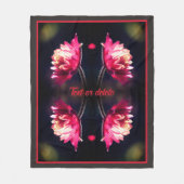 Rode bloem in zonlicht Abstract gepersonaliseerd Fleece Deken (Voorkant)