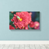 Rode Bloem Natuur Fotografie Beetle Insect Bug Canvas Afdruk (Insitu (Houten vloer))