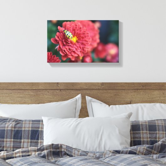 Rode Bloem Natuur Fotografie Beetle Insect Bug Canvas Afdruk (Insitu (Slaapkamer))