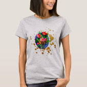 Rode bloemen, groene bladeren en gouden achtergron t-shirt (Voorkant)
