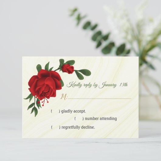 Rode bloemen groene bladeren RSVP kaartje (Staand voorkant)