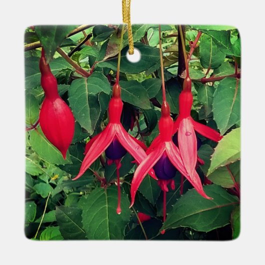 Rode bloemen keramisch ornament (Voorkant)