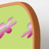 Rode bloemen op groen pickleball paddle (Links Detail)