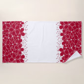 Rode bloemen op witte achtergrond strandlaken (Voorkant)
