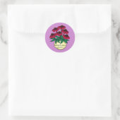 Rode bloemen Paarse achtergrond gepersonaliseerde  Ronde Sticker (Tas)