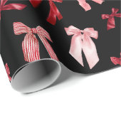 Rode bogen op zwarte achtergrond cadeaupapier (Rol Hoek)