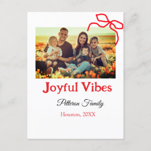 Rode boog vreugdevolle Vibes voeg familienaam foto Briefkaart