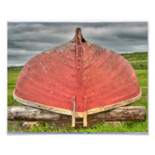 Rode boot bij het fort van Louisbourg Foto Afdruk