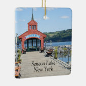 Rode boothuis op Seneca Lake Keramisch Ornament (Rechts)