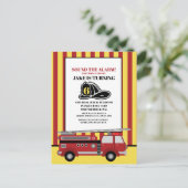 Rode brandweerauto brandweerman kind 6de verjaarda briefkaart (Staand voorkant)