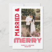 Rode Bruiloft  Getrouwd & Blij Feestdagenkaart (Voorkant)