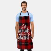 Rode Buffalo Plaid“Eet, Drink & Wees Vrolijk" Schort (Gedragen)