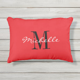 Rode buiten decoratiekussen met klasse monogram buitenkussen