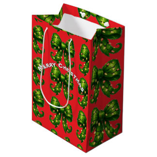 Rode cadeautaszak met groen kerstlintpatroon medium cadeauzakje