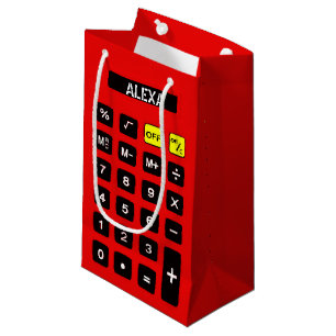 Rode calculator met naam voor de geboorte klein cadeauzakje