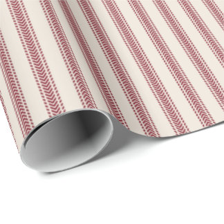 Rode chevrons tikkende strepen op zandkleurig cadeaupapier