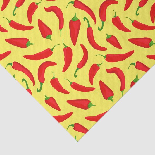 Rode Chili Pepper Patroon op Geel Tissuepapier (Detail)