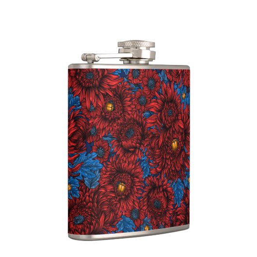 Rode chrysanthemum-bloemen en oranje kevers heupfles (Rechts)