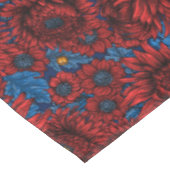 Rode chrysanthemum-bloemen en oranje kevers tafelkleed (Gekanteld)