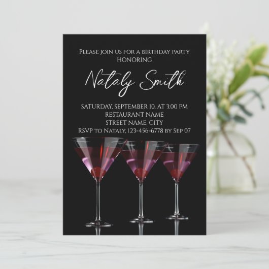 Rode cocktails in martiniglas met kers kaart (Staand voorkant)