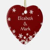 Rode Couple Naam Jaar Kerstmis Snowflake Heart Keramisch Ornament (Rechts)