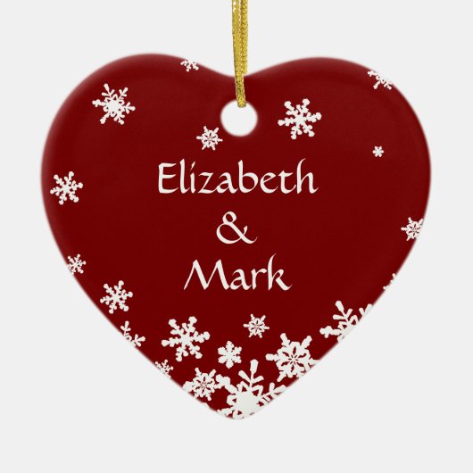 Rode Couple Naam Jaar Kerstmis Snowflake Heart Keramisch Ornament (Voorkant)