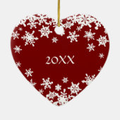 Rode Couple Naam Jaar Kerstmis Snowflake Heart Keramisch Ornament (Achterkant)