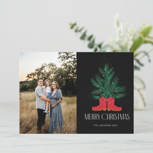 Rode cowboylaarzen en sparren vrolijke kerst feestdagenkaart (Staand voorkant)