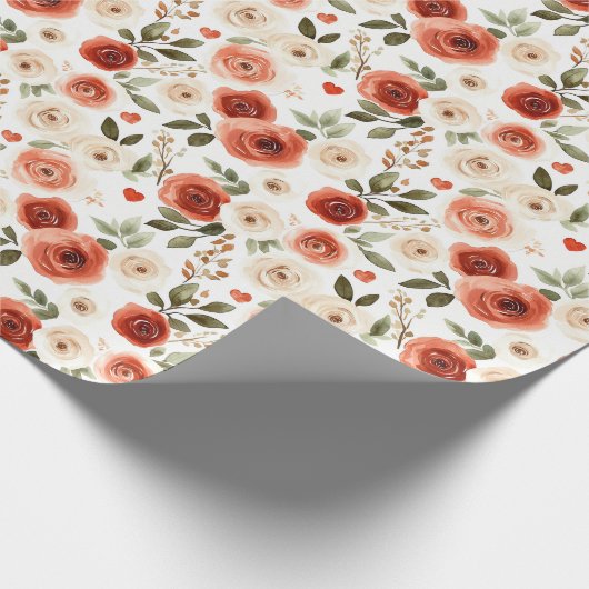 Rode Crème Harten en Bloemen Bruidsfeest Cadeaupapier (Hoek)