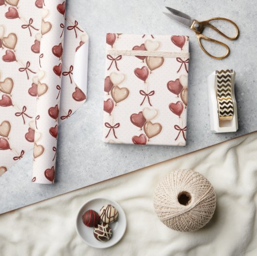 Rode Crème Witte Harten Strikken Liefde Cadeaupapier (Crafts)