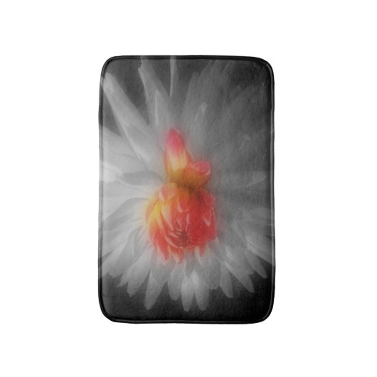 Rode Dahlia-ventilator met een aanraking van kleur Badmat (Voorkant Verticaal)