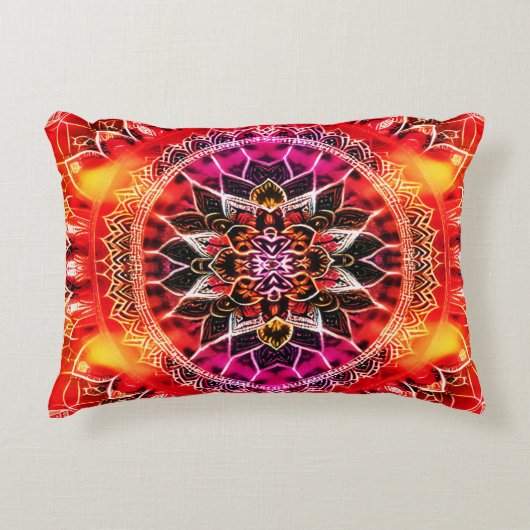 Rode Decoratieve Mandala Accent Kussen (Voorkant)
