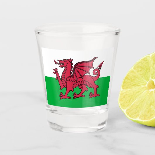Rode Draak Keltische Vlag van Wales & Welsh Shot Glas (Voorkant)