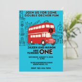 Rode Dubbeldekker Twins 1e verjaardag Uitnodiging (Staand voorkant)