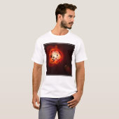 Rode dwergster in een baan rond een hypothetische  t-shirt (Voorkant volledig)