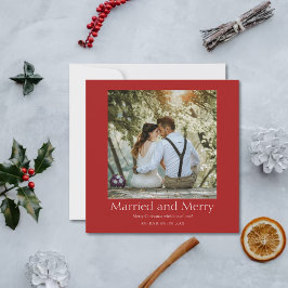 Rode eenvoudige kerst getrouwd en vrolijke Pas get Feestdagenkaart