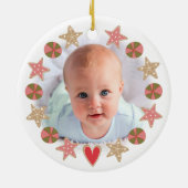 Rode Eerste Kerstmis Baby Foto Gingerbread Boy Keramisch Ornament (Achterkant)