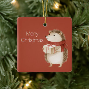 Rode egel met cadeau kerst keramisch ornament