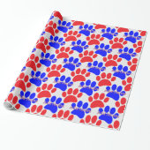 Rode en Blauwe Hondenpoot Print Aangepaste Naam Cadeaupapier (Uitgerold)