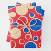 Rode en blauwe Stippen op rood Inpakpapier Vel (In situ)