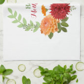 Rode en gele bloemen in een krans theedoek (Gevouwen)