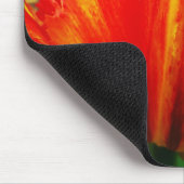 Rode en gele close-up krultulp muismat (Hoek)