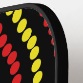 Rode en Gele Stippen Koel Pickleball Paddle (Links Detail)