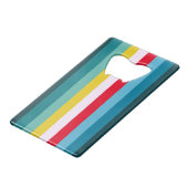 Rode en gele strepen tussen blauwe tinten creditkaart flessenopener (Voorkant Gekanteld)