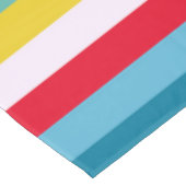 Rode en gele strepen tussen blauwe tinten tafelkleed (Gekanteld)