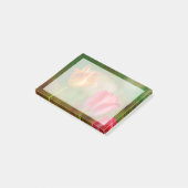 Rode en gele tulpen op een textuur achtergrond post-it® notes (Schuin)